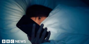 Display time in mattress linked to worse sleep, research finds