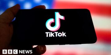 Trump extends deadline to maintain TikTok working in US