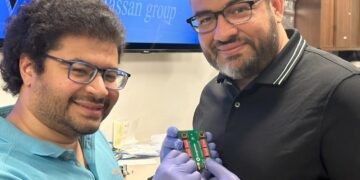 College of Arizona scientists unveil breakthrough petahertz-speed transistor
