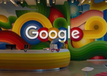 Google Disputes Information That Search Engine Use Is Falling