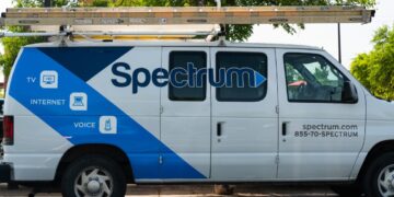 Vandals reduce fiber-optic strains, inflicting outage for Spectrum Web subscribers