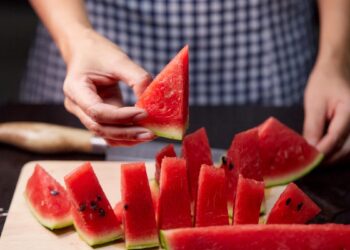 9 Greatest Meals for Complications and Migraines, In accordance with Dietitians and Docs