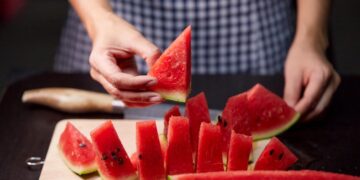 9 Greatest Meals for Complications and Migraines, In accordance with Dietitians and Docs