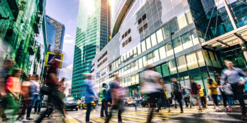 Pedestrians now stroll quicker and linger much less, researchers discover | MIT Information