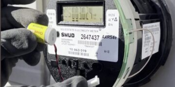 An influence utility is reporting suspected pot growers to cops. EFF says that’s unlawful.