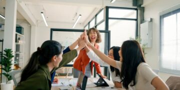 12 Methods to Foster Accountability within the Office (+Examples)