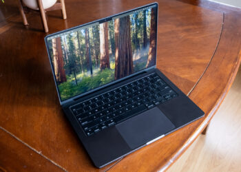 Why a redesigned MacBook Professional might nonetheless occur in 2026