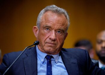 RFK Jr.’s Vaccine Panel Votes Down Its Personal Proposal to Require Prescriptions for Covid-19 Photographs