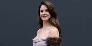 After Earlier James Bond Film Snub, Followers Assume Lana Del Rey Has Recorded The Theme Music For 007: First Mild