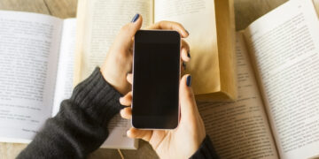 5 Important Android Apps Each Avid Reader Wants On Their Cellphone