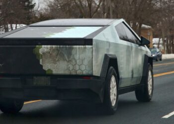 Tesla Loses Its EV Crown to BYD as Gross sales Preserve Dropping