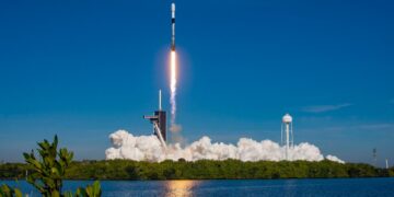 SpaceX will get FCC approval to launch 7,500 extra Starlink satellites