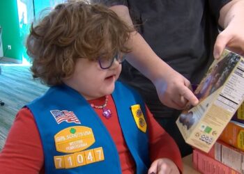 Lady Scout Cookie Document Damaged By Child Who Sells 100,000 Bins