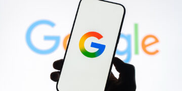 Google Uncover Core Replace Information: Native Publishers Misplaced Attain