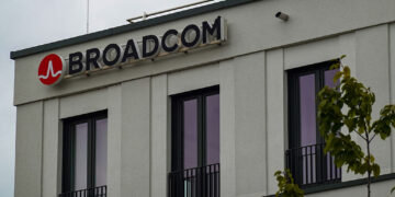Cloud service suppliers ask EU regulator to reinstate VMware accomplice program