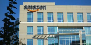 Amazon seems to be down, with over 20,000 reported issues