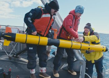 Human-machine teaming dives underwater | MIT Information