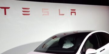 The ultimate days of the Tesla Mannequin X and S are right here. All bets are on the Cybercab.