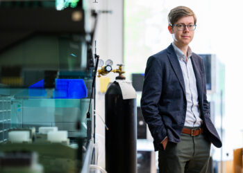 Constructing AI fashions that perceive chemical rules | MIT Information