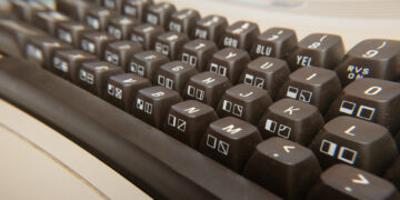 This ’80s Icon Is Nonetheless The Greatest Promoting Laptop Of All Time