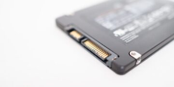 Web sites have a brand new option to spy on guests: Analyzing their SSD exercise
