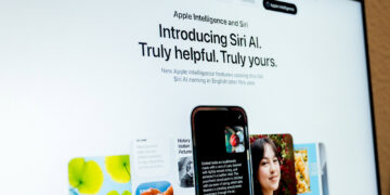 What Apple’s Gemini-Powered Siri Means For Search Visibility