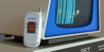 The Commodore Callback 8020 Is a Digital Detox Telephone That Isn’t Dumb