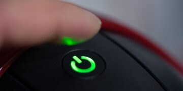 A Important Deadline Is Approaching for Home windows and Linux Safety