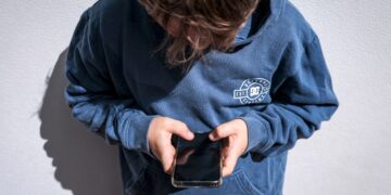 These are the international locations shifting to ban social media for kids