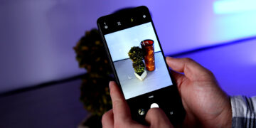 Samsung Cellphone Customers Can Now Sync Photographs and Video to Google
