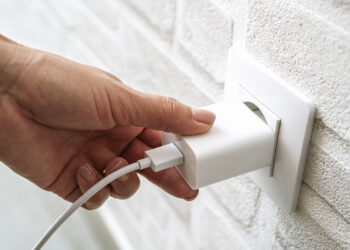 Utilizing A Third-Social gathering Charger Can Have An Surprising Impact On Your Units